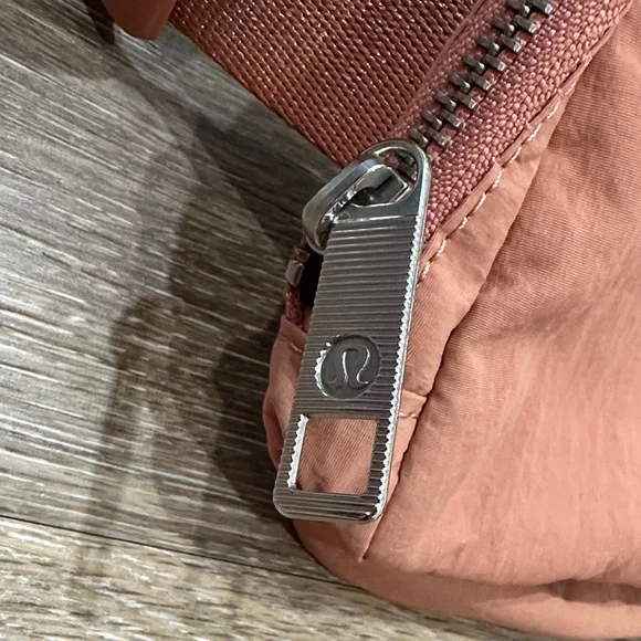 NWT! lululemon Copper Everywhere Belt Bag Size Small - Picture 8 of 11